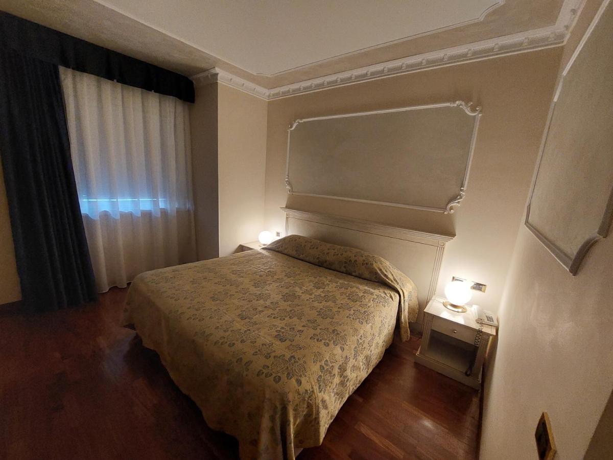רוקה סן ג'ובאני Hotel Villa Medici מראה חיצוני תמונה